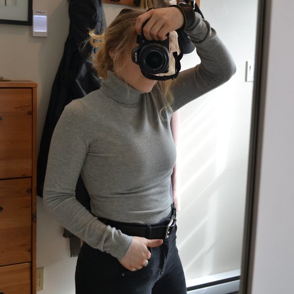 Grey turtleneck sweater - Picture 7 of 7